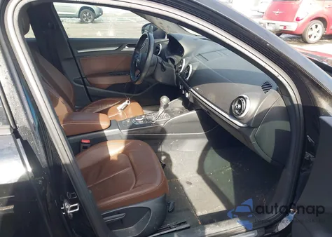 2018 Audi A3 2.0T Premium/2.0T Tech Premium z USA, uszkodzony, nr VIN WAUAUGFF6J1002969